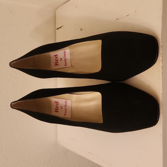 ♤ Vintage Red by Ramon Tenza Black Velvet Heels - Picture 6 of 8